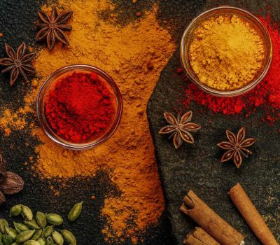 Przyprawy kuchni azjatyckiej: czym doprawia się dania na Dalekim Wschodzie?